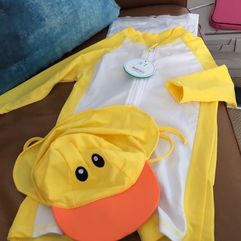 CUDLE CLUB one piece (3T) with cap (L)